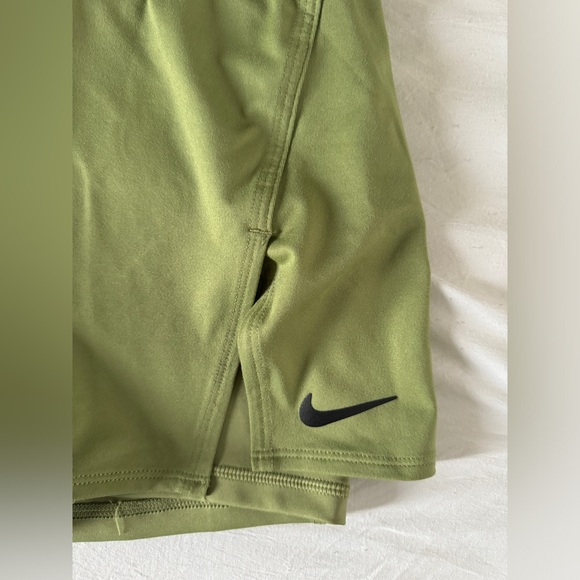 Nike Victory Green Tennis Skirt Side Slit with Shorts Size M - Picture 4 of 10
